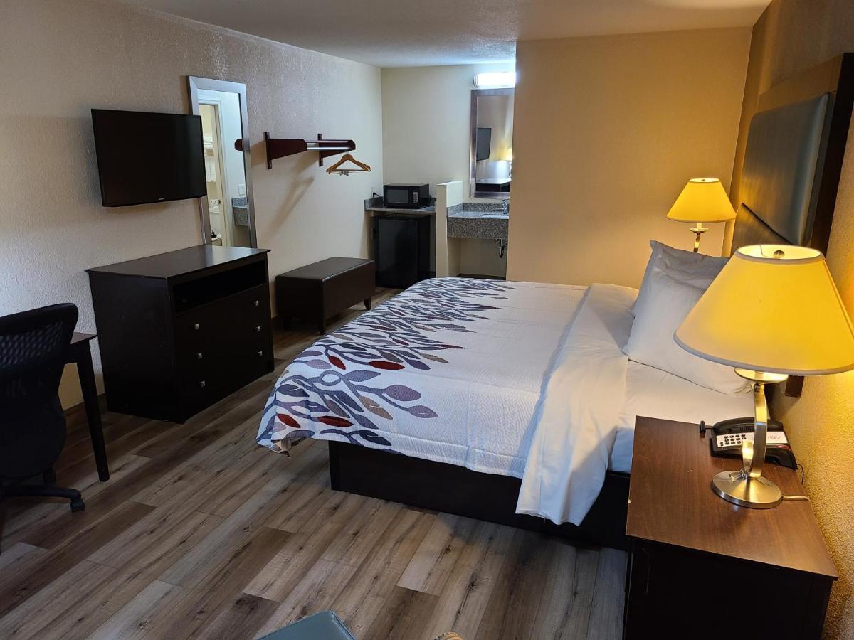 Red Roof Inn Staunton Ngoại thất bức ảnh