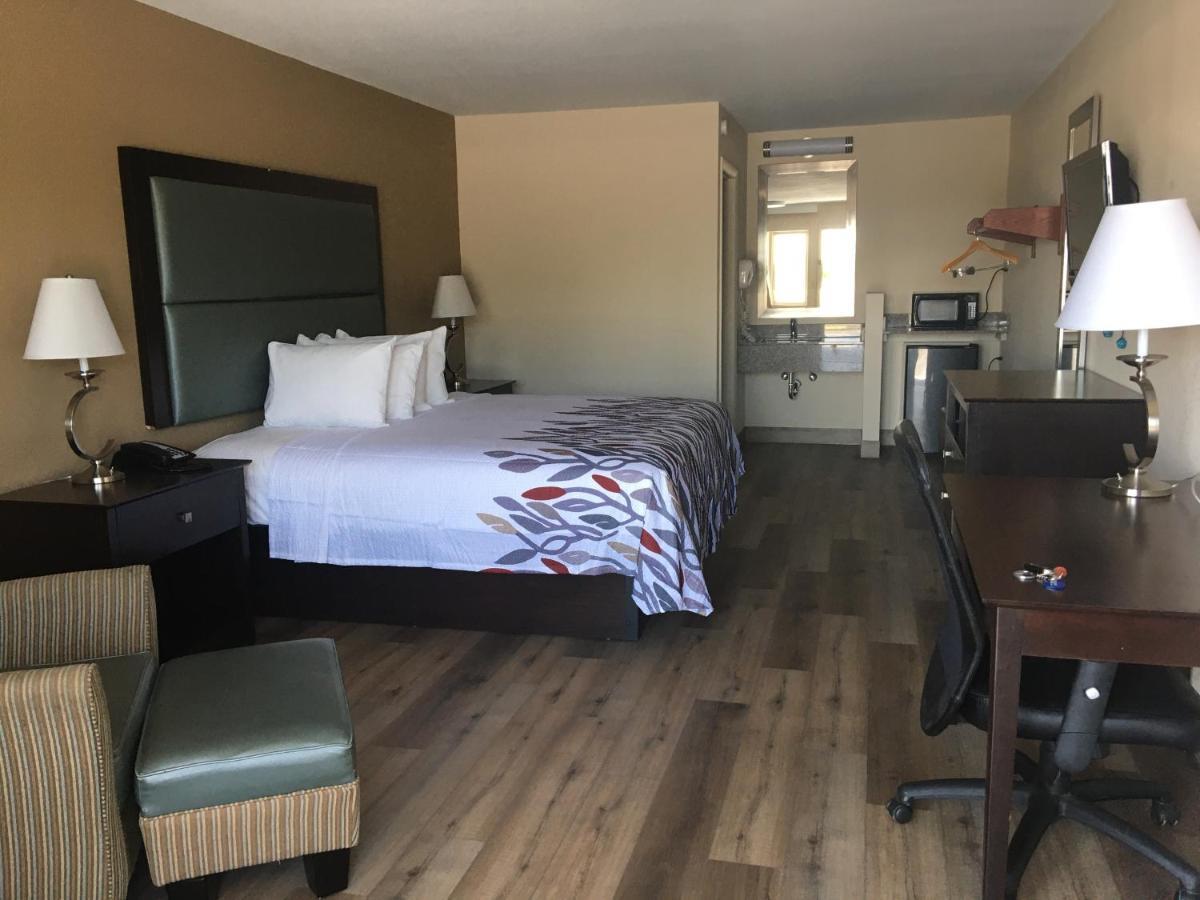 Red Roof Inn Staunton Ngoại thất bức ảnh