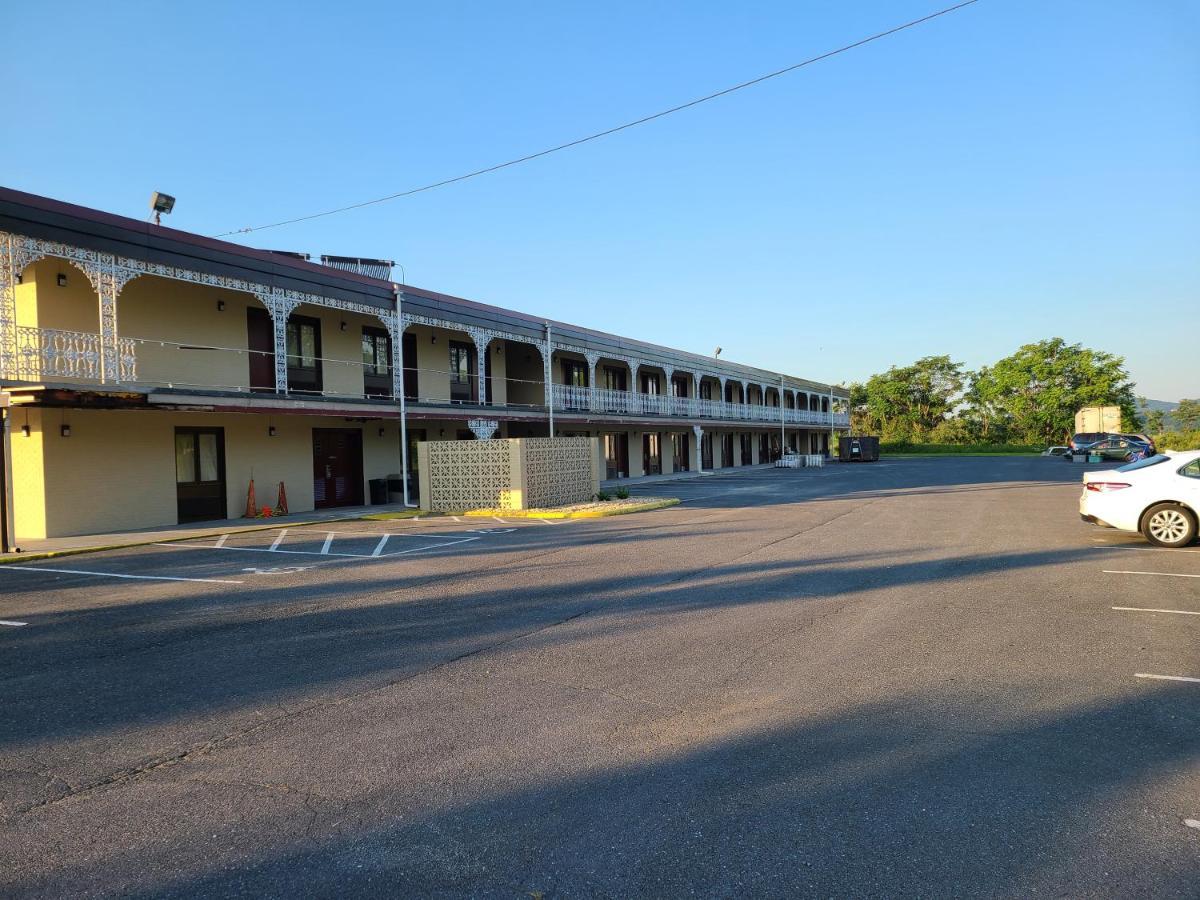 Red Roof Inn Staunton Ngoại thất bức ảnh