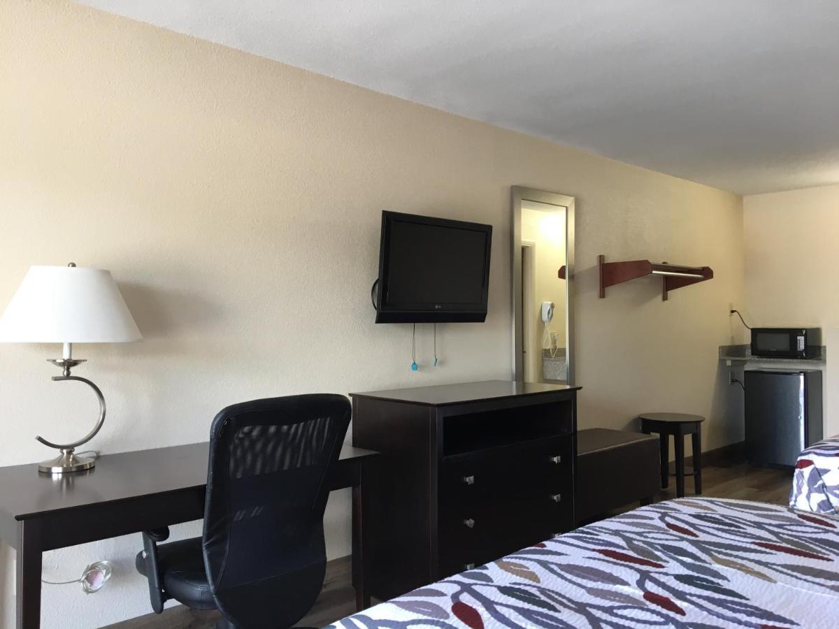Red Roof Inn Staunton Ngoại thất bức ảnh