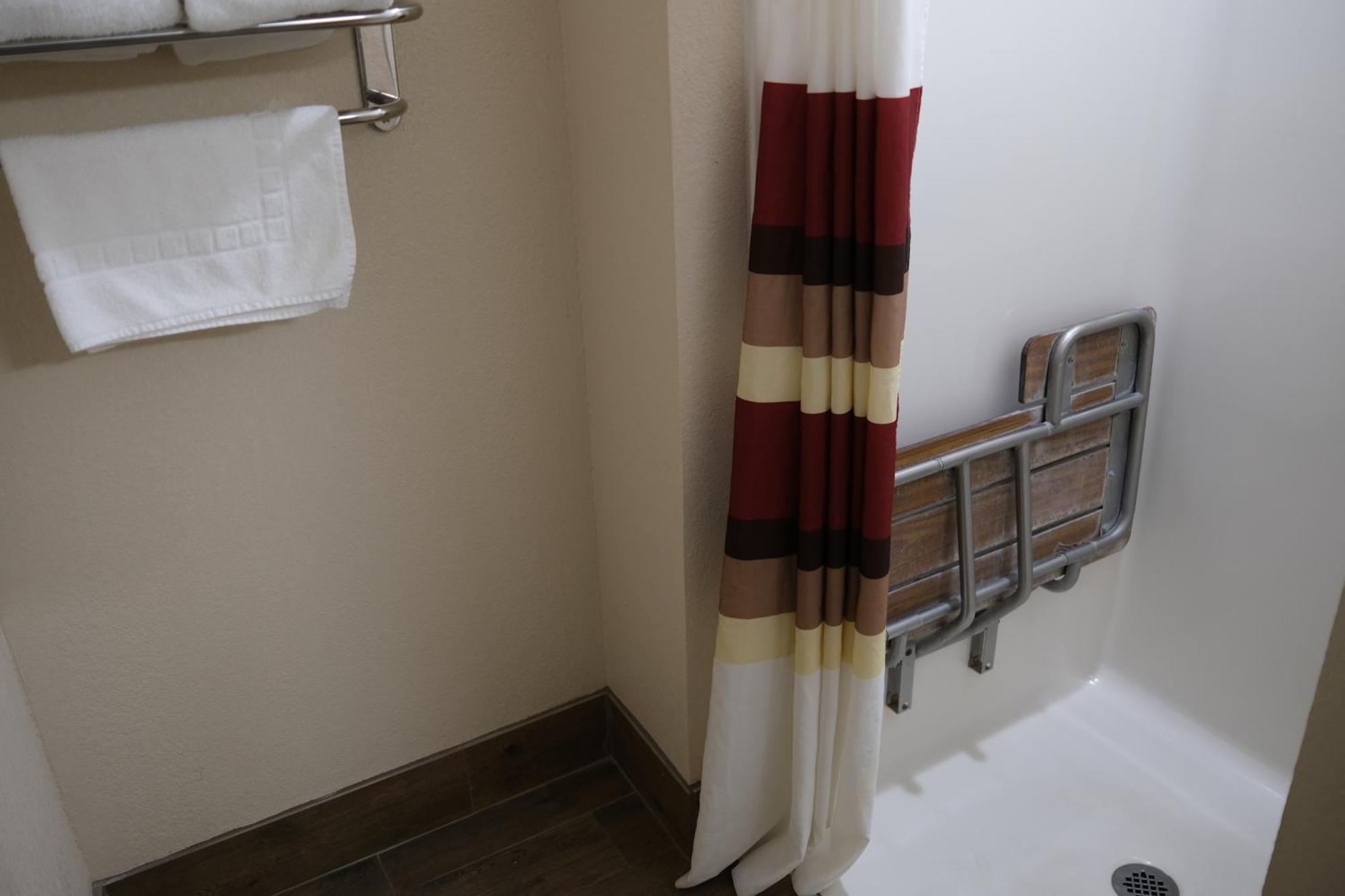 Red Roof Inn Staunton Ngoại thất bức ảnh
