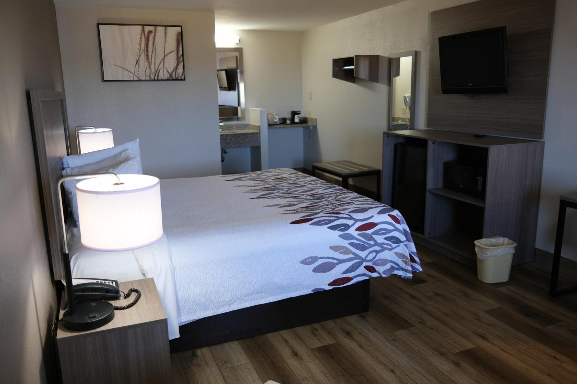 Red Roof Inn Staunton Ngoại thất bức ảnh